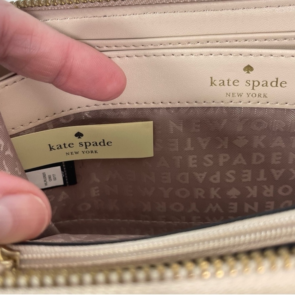 Kate Spade Light Pink Wallet - Picture 2 of 8